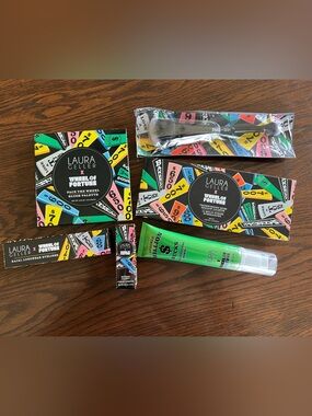 Laura Geller 'Wheel of Fortune' Colorful Makeup Set - Multicolor